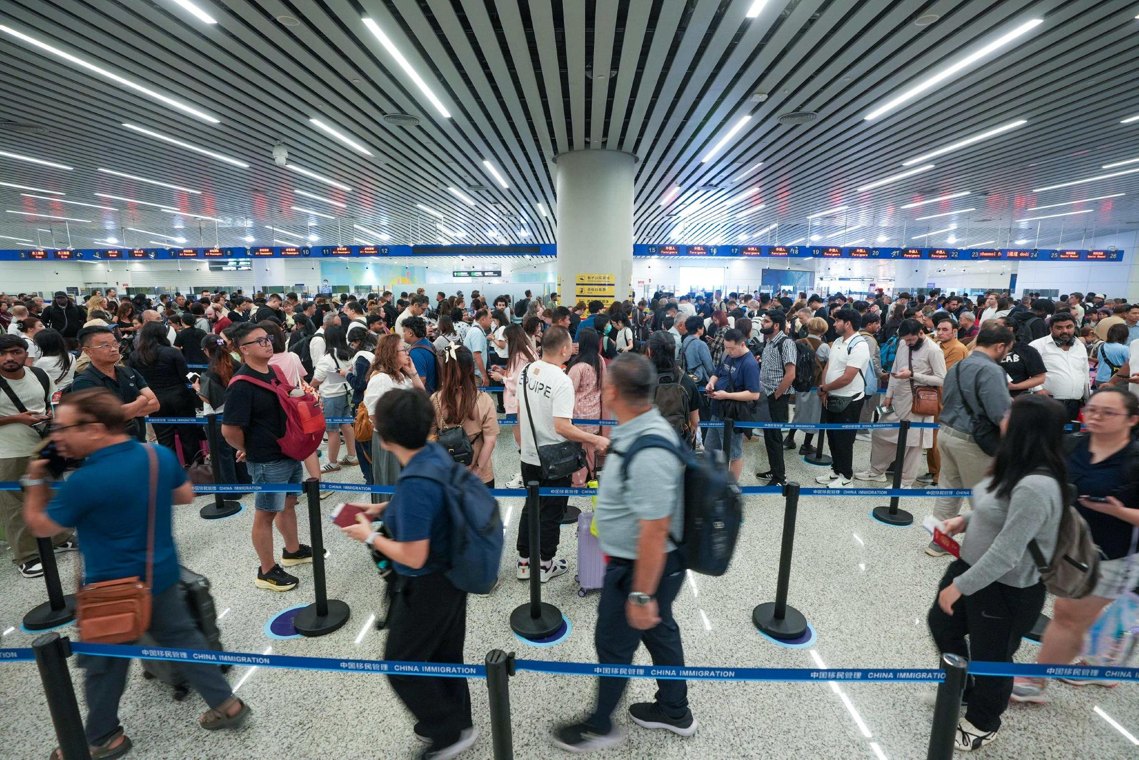 刷新历史最快纪录！广州白云机场口岸今年以来出入境客货航班超10万架次